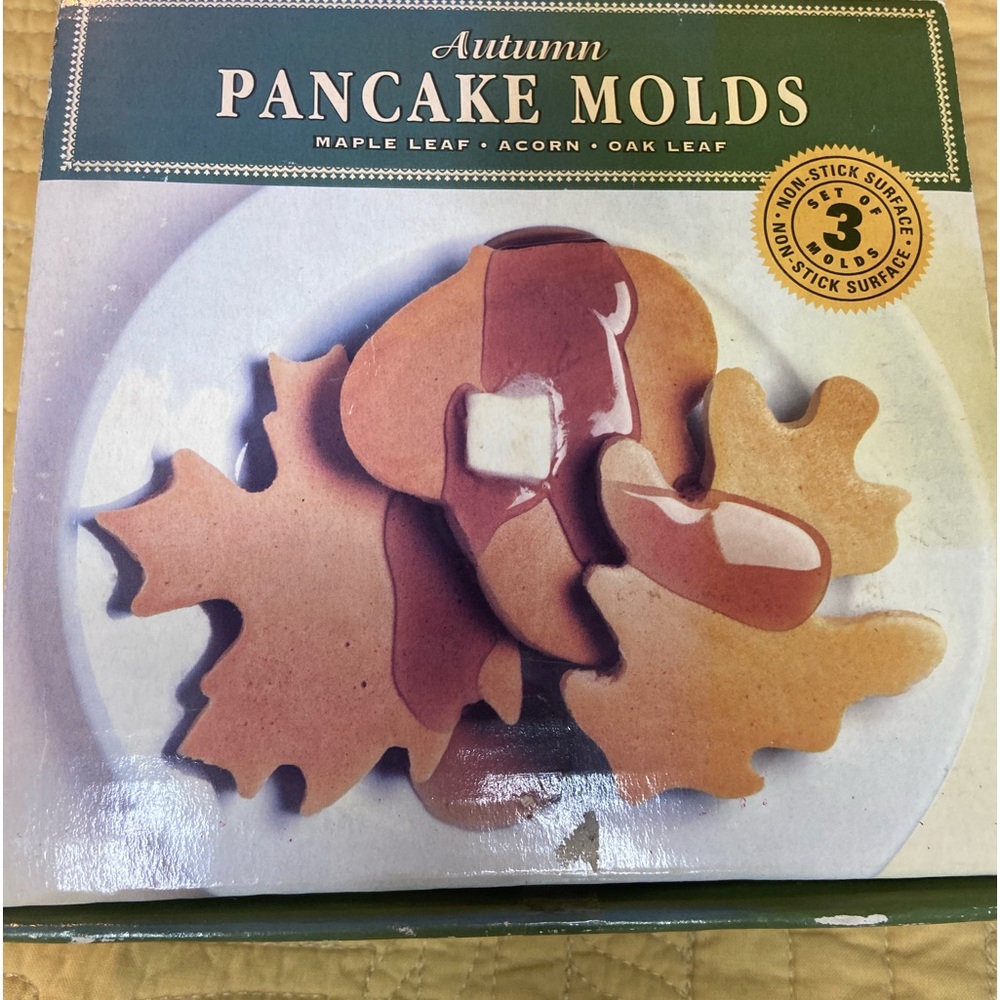 Williams Sonoma Pancake Molds AUTUMN Maple Leaf Acorn Oak Leaf Metal